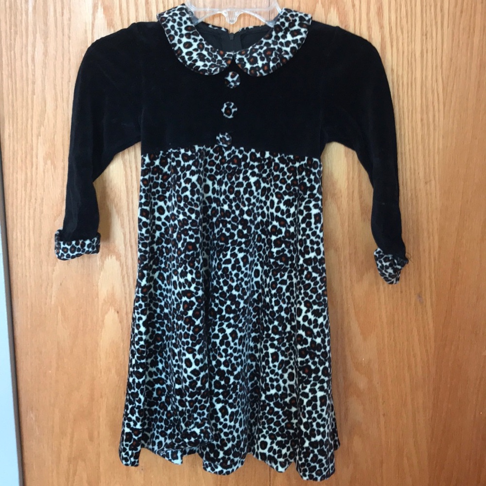 Girls Sylvia White velour dress. Size 4